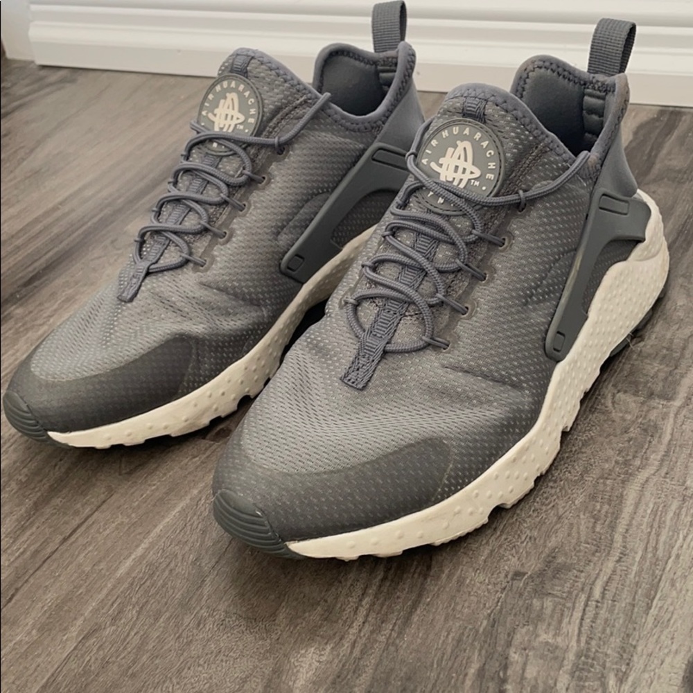 Nike Air Huarache Women's Shoes - Size 9